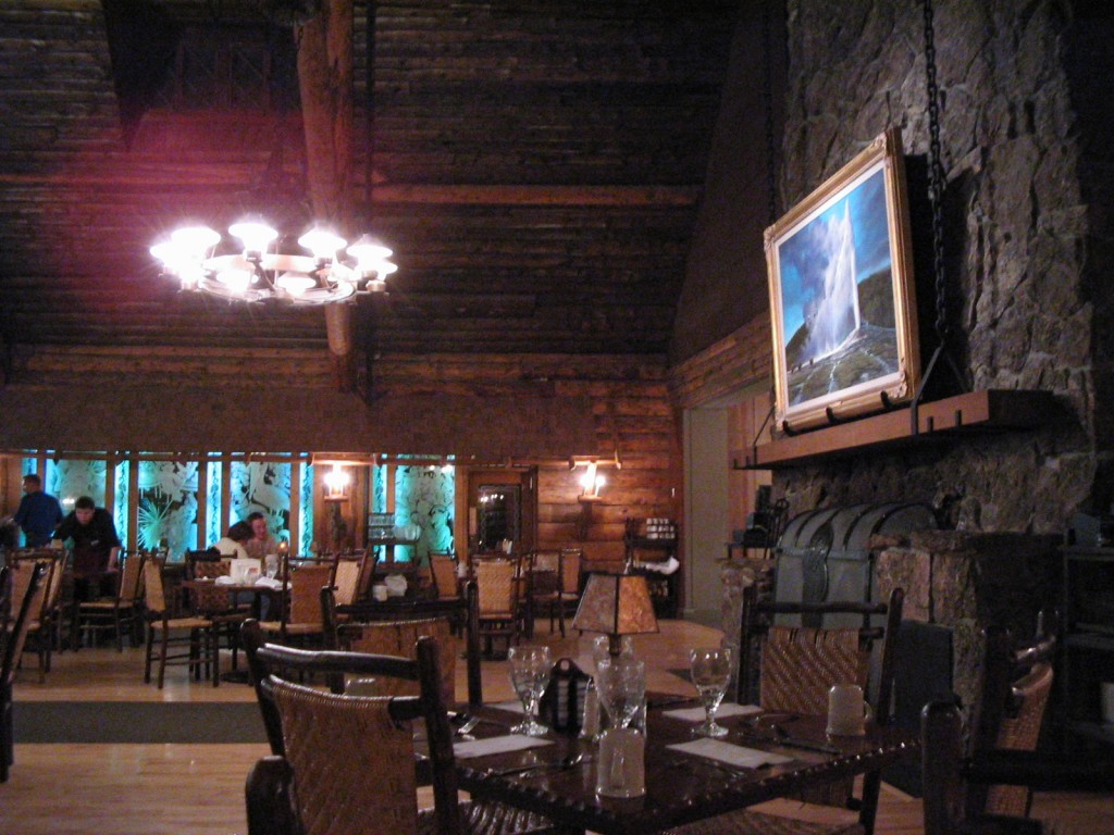Old Faithful Inn Dining Room, photo by The Jab, 2003