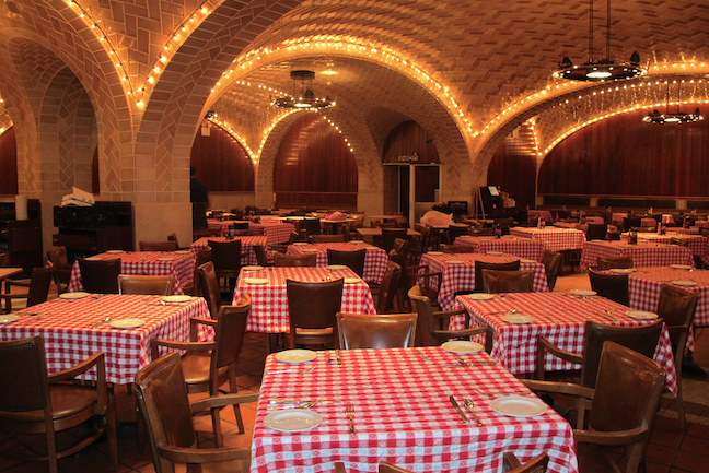 Grand Central Oyster bar today - image by amny.com