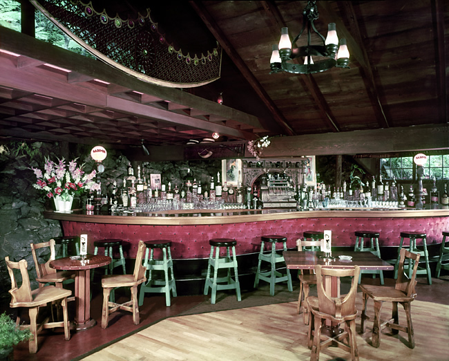 original cocktail lounge and bar - image by Shadowbrook's website