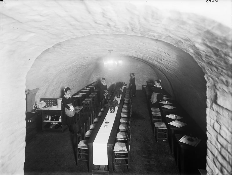 cellar dining room 1920s - image by Stockholm City Museum digital archive