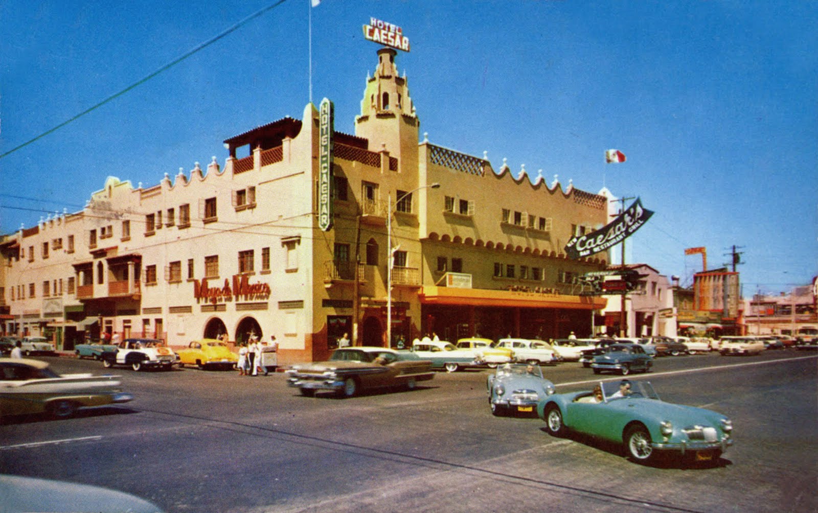 Hotel Caesar, 1950s postcard