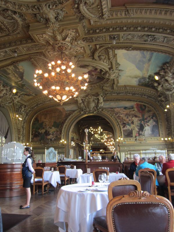 Inside Le Train Bleu, One of Paris' Most Beautiful Brasseries