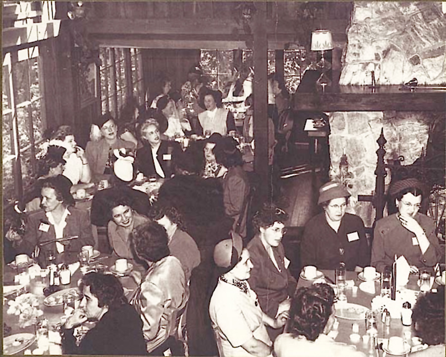 diners in the main dining room - image from Shadowbrook's website