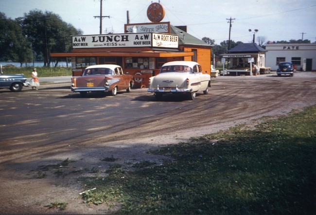 Southside A&W, 1958 - photo by Ardy & Ed's Drive-In