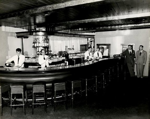 Clearman's Steak 'n Stein bar, 1946